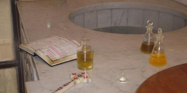 www st takla org holy mairoun oil n baptism 01